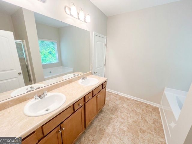 1086 Blind Brook Circle, Hoschton, GA 30548