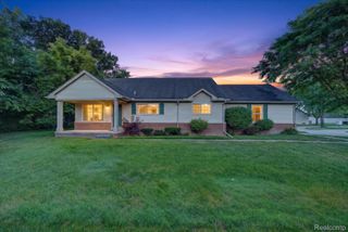 16830 Kenwood Court, Roseville, MI 48066