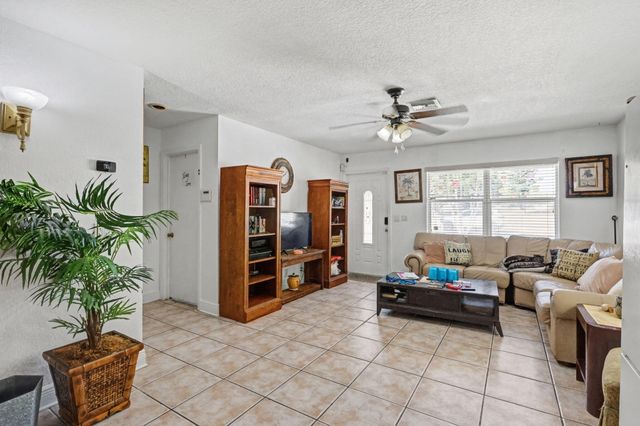 1400 Cardinal Lane, Lantana, FL 33462