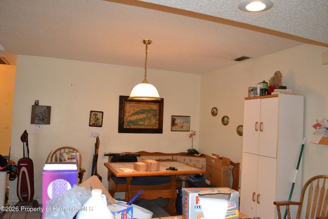 6473 Blackbird Avenue, Weeki Wachee, FL 34613