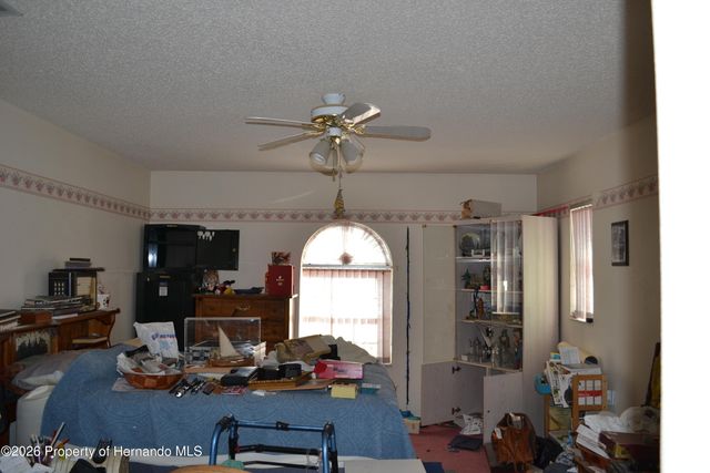 6473 Blackbird Avenue, Weeki Wachee, FL 34613