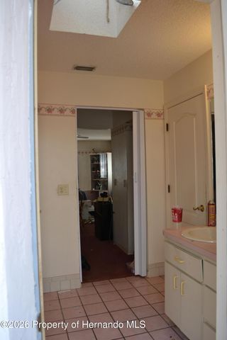 6473 Blackbird Avenue, Weeki Wachee, FL 34613