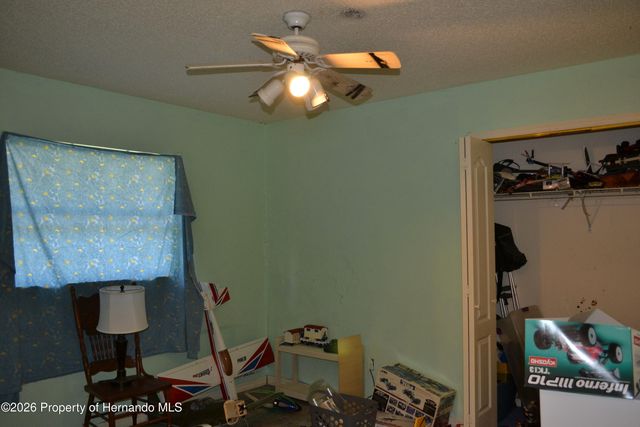 6473 Blackbird Avenue, Weeki Wachee, FL 34613