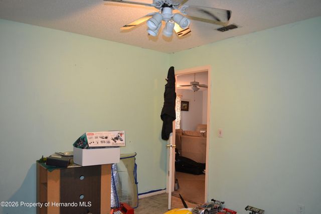 6473 Blackbird Avenue, Weeki Wachee, FL 34613