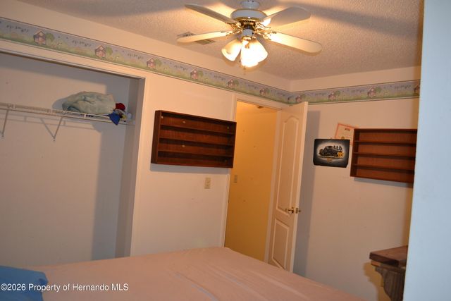 6473 Blackbird Avenue, Weeki Wachee, FL 34613