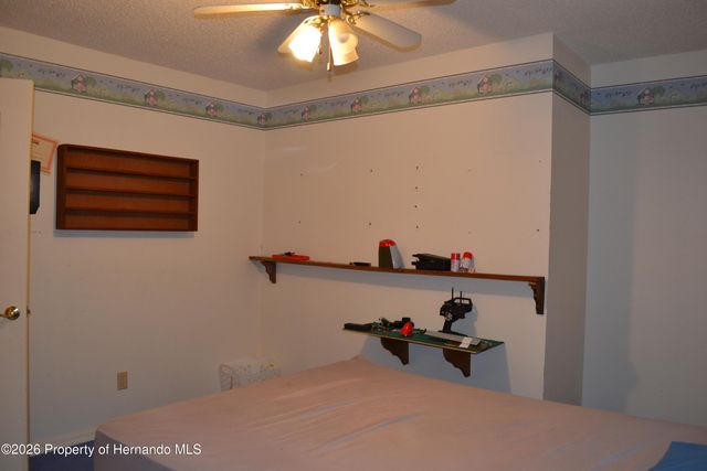 6473 Blackbird Avenue, Weeki Wachee, FL 34613