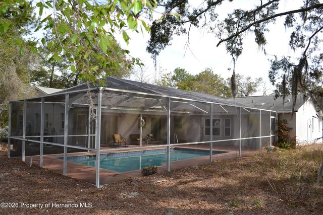 6473 Blackbird Avenue, Weeki Wachee, FL 34613