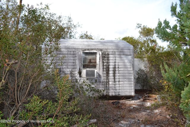 6473 Blackbird Avenue, Weeki Wachee, FL 34613