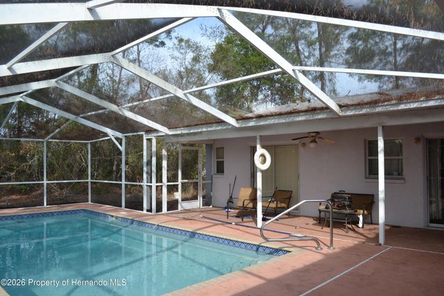 6473 Blackbird Avenue, Weeki Wachee, FL 34613