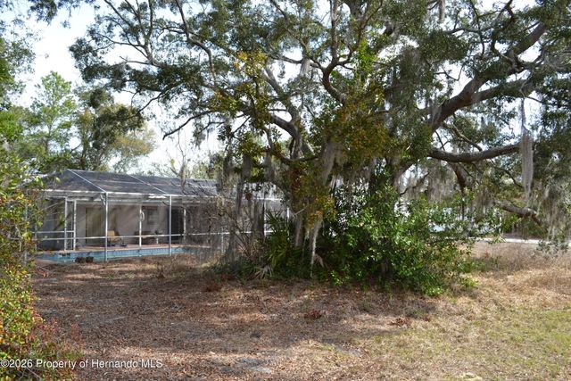 6473 Blackbird Avenue, Weeki Wachee, FL 34613