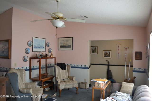 6473 Blackbird Avenue, Weeki Wachee, FL 34613