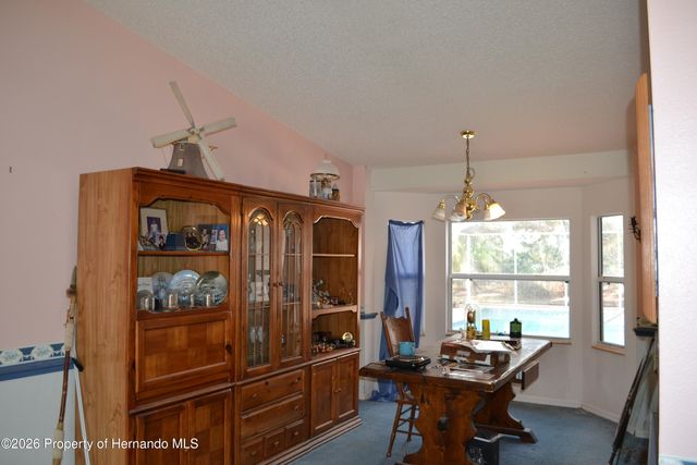 6473 Blackbird Avenue, Weeki Wachee, FL 34613