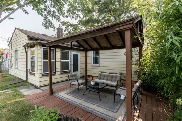 18951 Sunset Street, Livonia, MI 48152