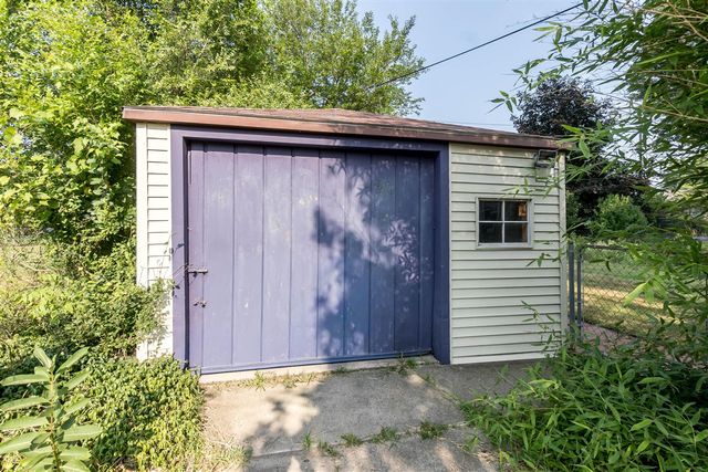 18951 Sunset Street, Livonia, MI 48152