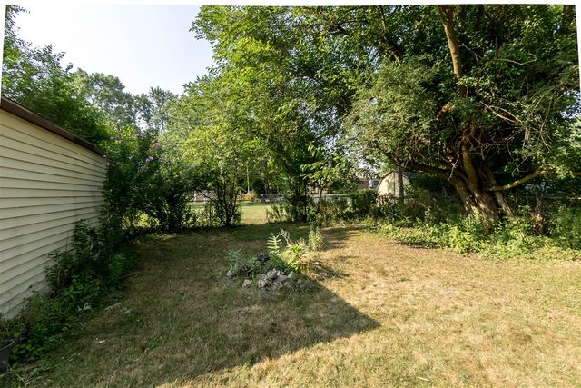 18951 Sunset Street, Livonia, MI 48152