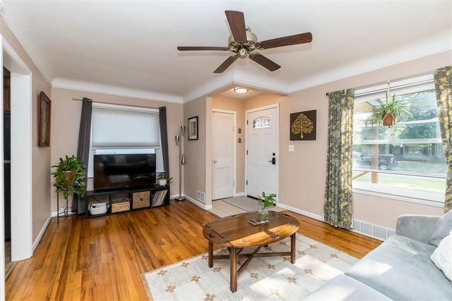 18951 Sunset Street, Livonia, MI 48152