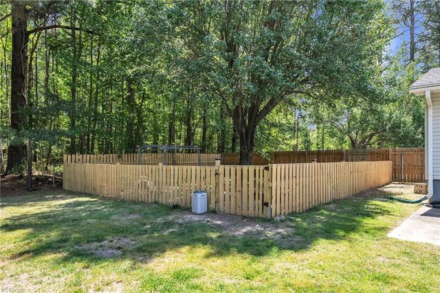 2244 Benefit RD, Chesapeake, VA 23322