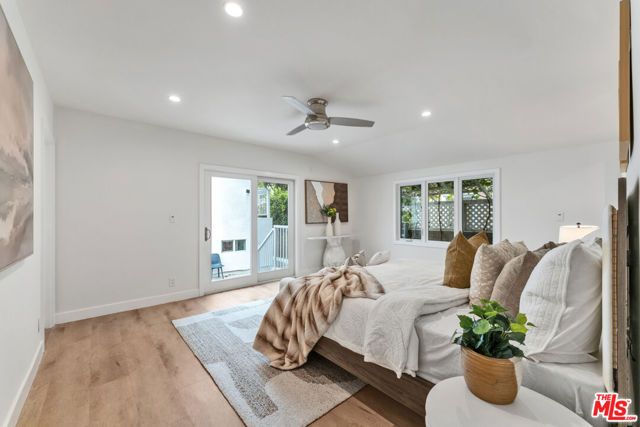 256 N Doheny Drive, Beverly Hills, CA 90211
