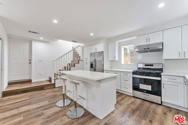 256 N Doheny Drive, Beverly Hills, CA 90211