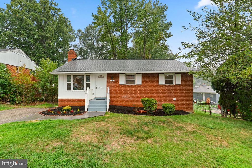 6203 SEMINOLE ST, College Park, MD 20740