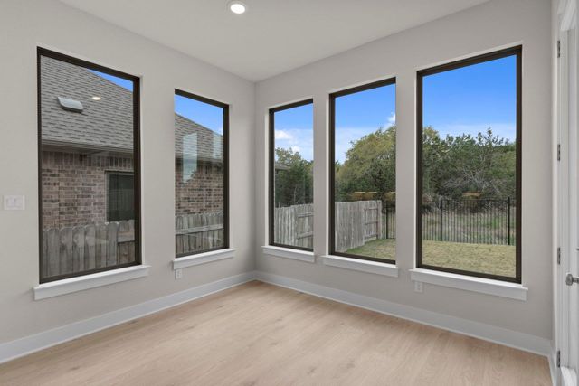 125 Smoke Signal CT, Liberty Hill, TX 78642