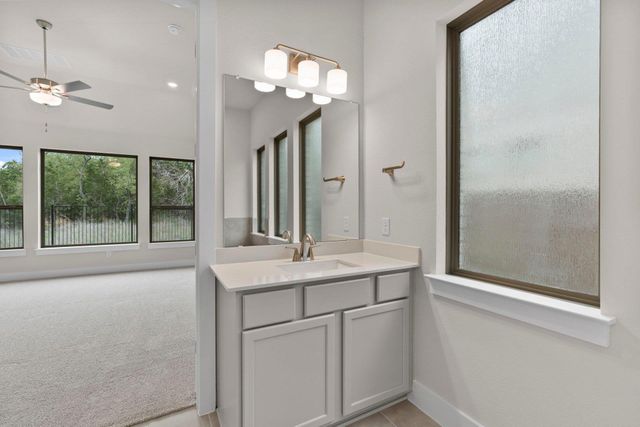 125 Smoke Signal CT, Liberty Hill, TX 78642