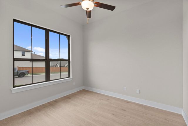 125 Smoke Signal CT, Liberty Hill, TX 78642