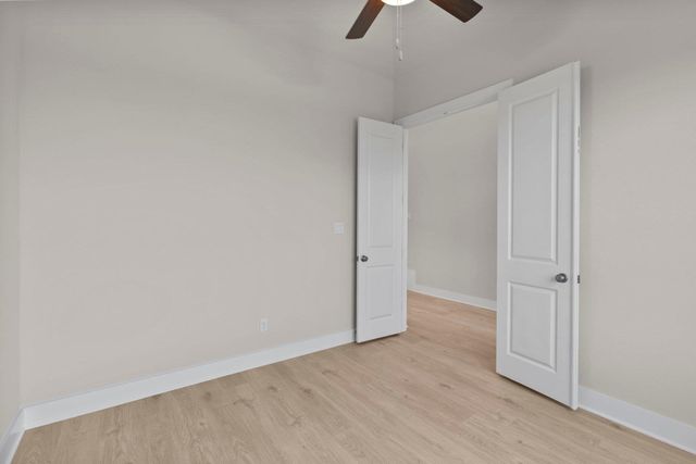 125 Smoke Signal CT, Liberty Hill, TX 78642
