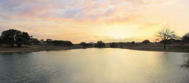 125 Smoke Signal CT, Liberty Hill, TX 78642