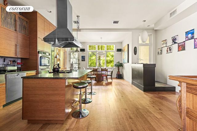 746 E 6TH Street, New York City, NY 10009
