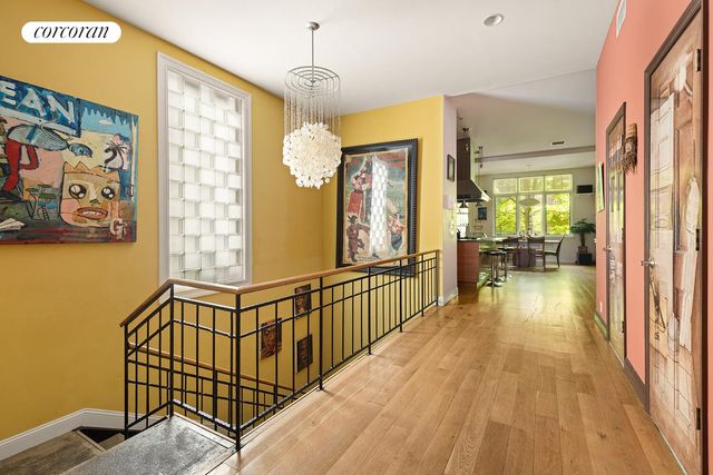 746 E 6TH Street, New York City, NY 10009