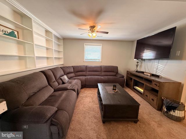 209 WYATT DR, Fredericksburg, VA 22407