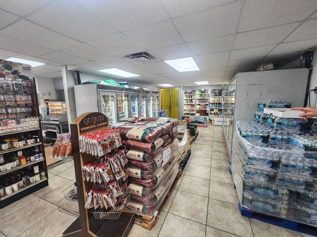 4125 E 10th Ct, Hialeah, FL 33013