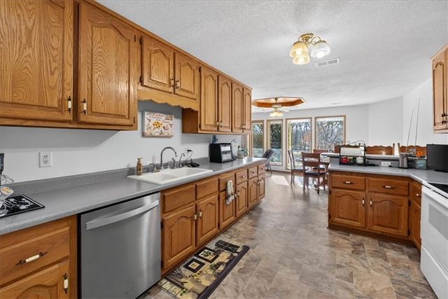 3724 N Perrin Road, Independence, MO 64058