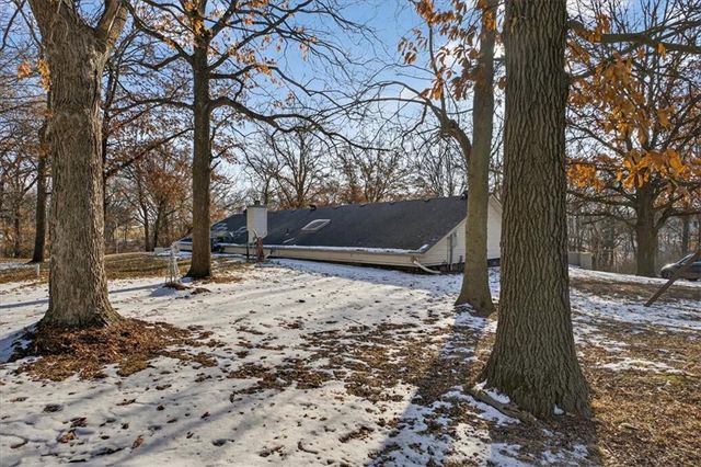 3724 N Perrin Road, Independence, MO 64058