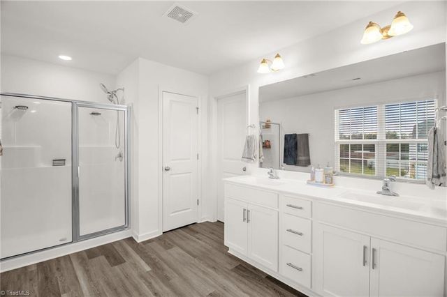 178 Wickham Court, Clemmons, NC 27012