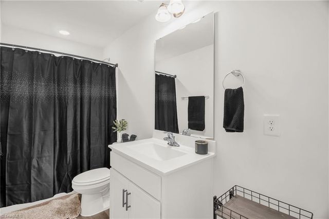 178 Wickham Court, Clemmons, NC 27012