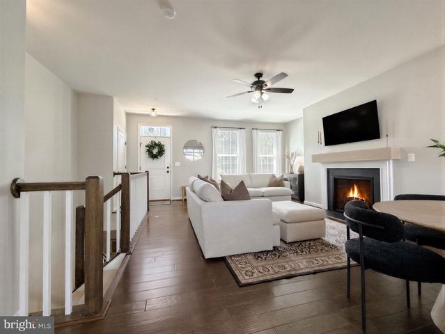 12 MUSTANG DR, La Plata, MD 20646