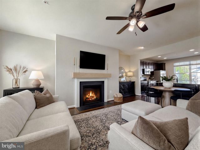 12 MUSTANG DR, La Plata, MD 20646