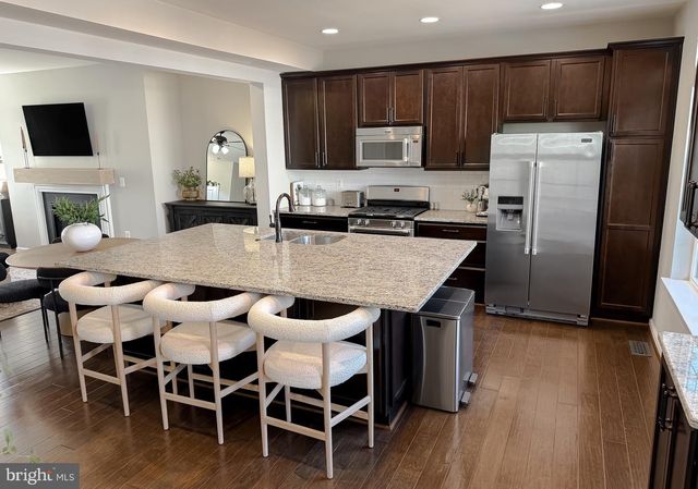 12 MUSTANG DR, La Plata, MD 20646