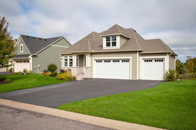 1075 Mehegan Lane, White Bear Twp, MN 55127