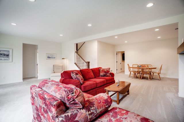 1075 Mehegan Lane, White Bear Twp, MN 55127