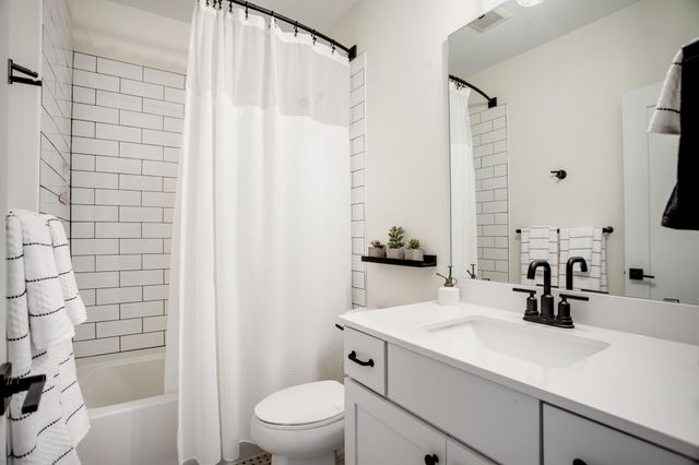 1075 Mehegan Lane, White Bear Twp, MN 55127