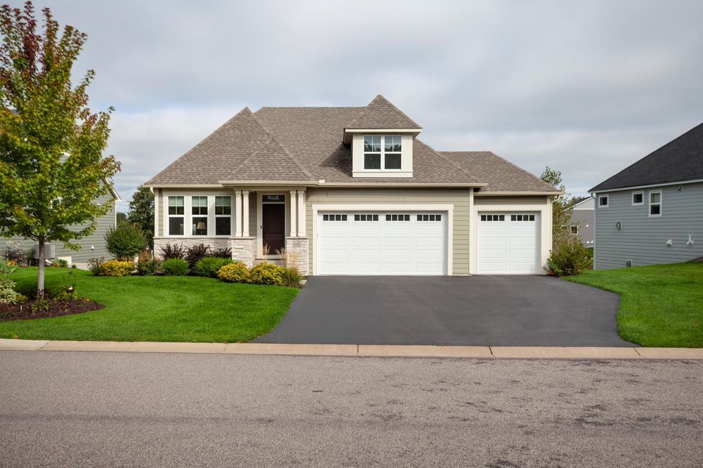 1075 Mehegan Lane, White Bear Twp, MN 55127