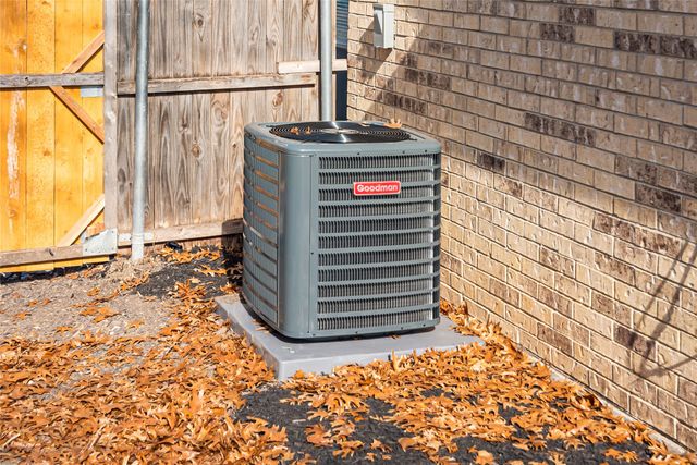 9903 Plainfield Drive, Fort Worth, TX 76108