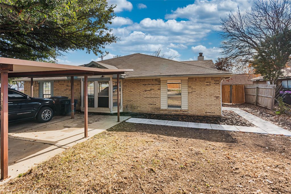 9903 Plainfield Drive, Fort Worth, TX 76108