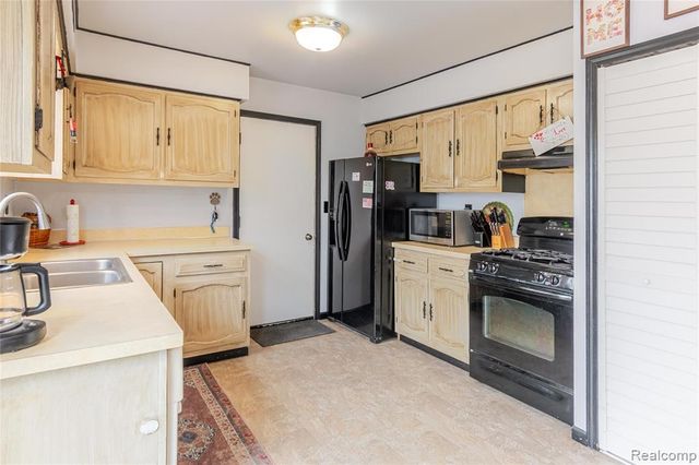 7357 Ponderosa Drive, Swartz Creek, MI 48473