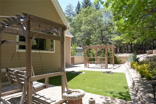 5865 Mountain Home Creek Road, Angelus Oaks, CA 92305