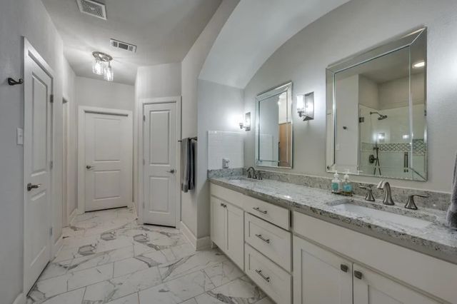 6631 Deleon Street, Irving, TX 75039