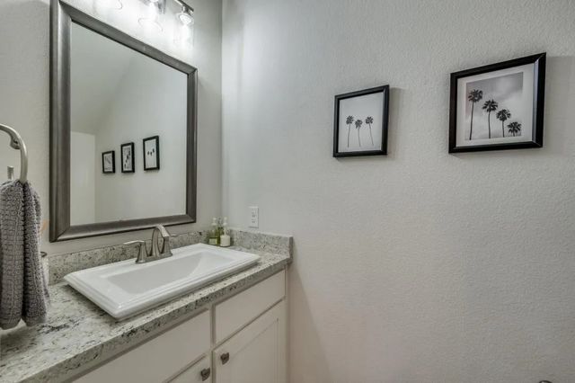 6631 Deleon Street, Irving, TX 75039
